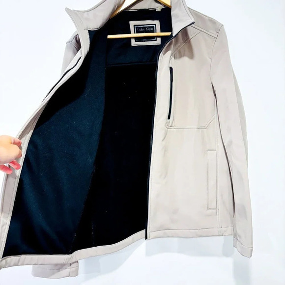 CALVIN KLEIN – Beige water-resistant jacket | Lightweight outdoor layer * - Picture 9 of 12